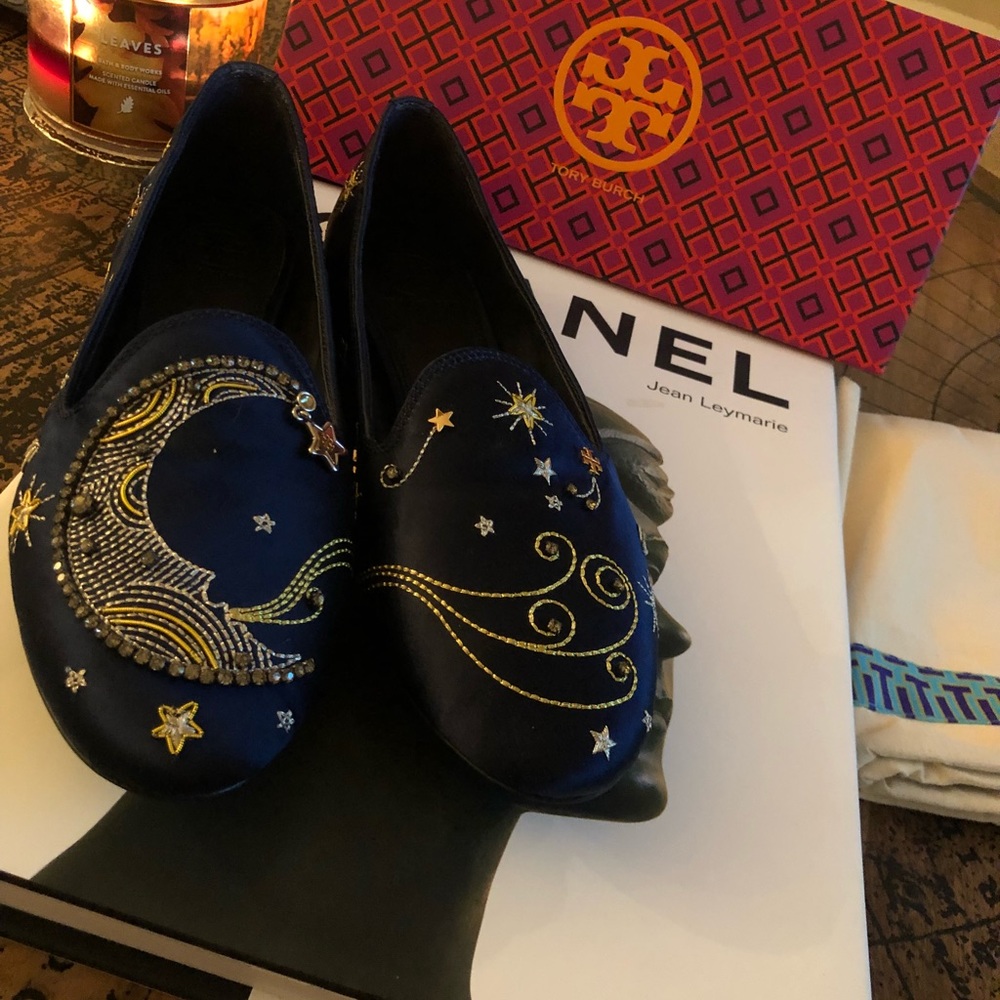 Tory Burch Olympia Embroidered Loafers ! ⭐️